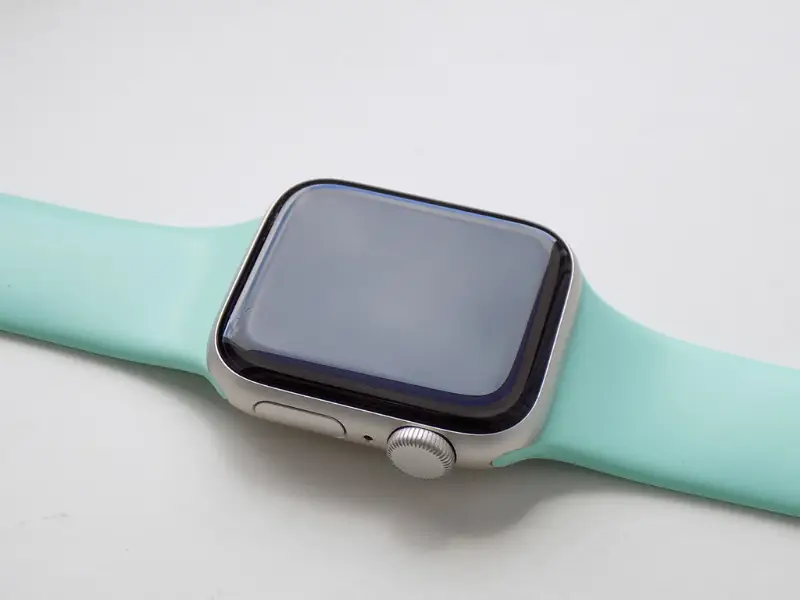 Watch SE 2022 0GB Stříbrná