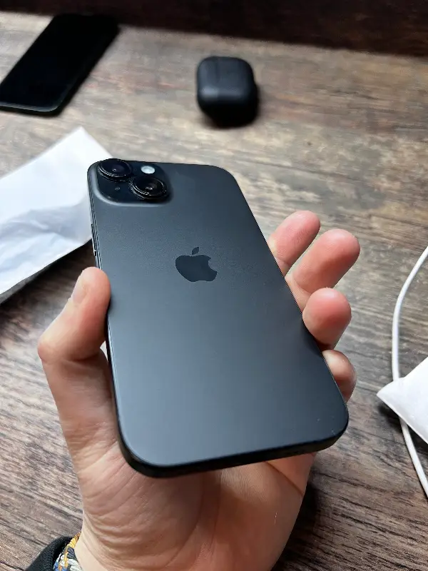 iPhone 15 128GB Černá