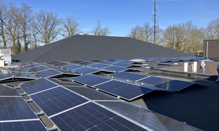 IMG 2241 - Zwembad de Vlaskoel: altijd wat te verduurzamen