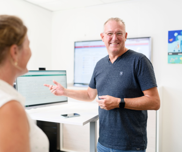 Theo werkt bij afdeling ICT op het centraal bureau