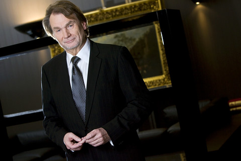 Poland's richest entrepreneur dies - EUobserver