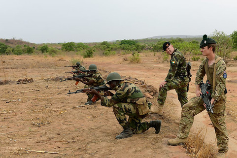 Aumentan las bajas civiles y militares franceses en los combates de Malí