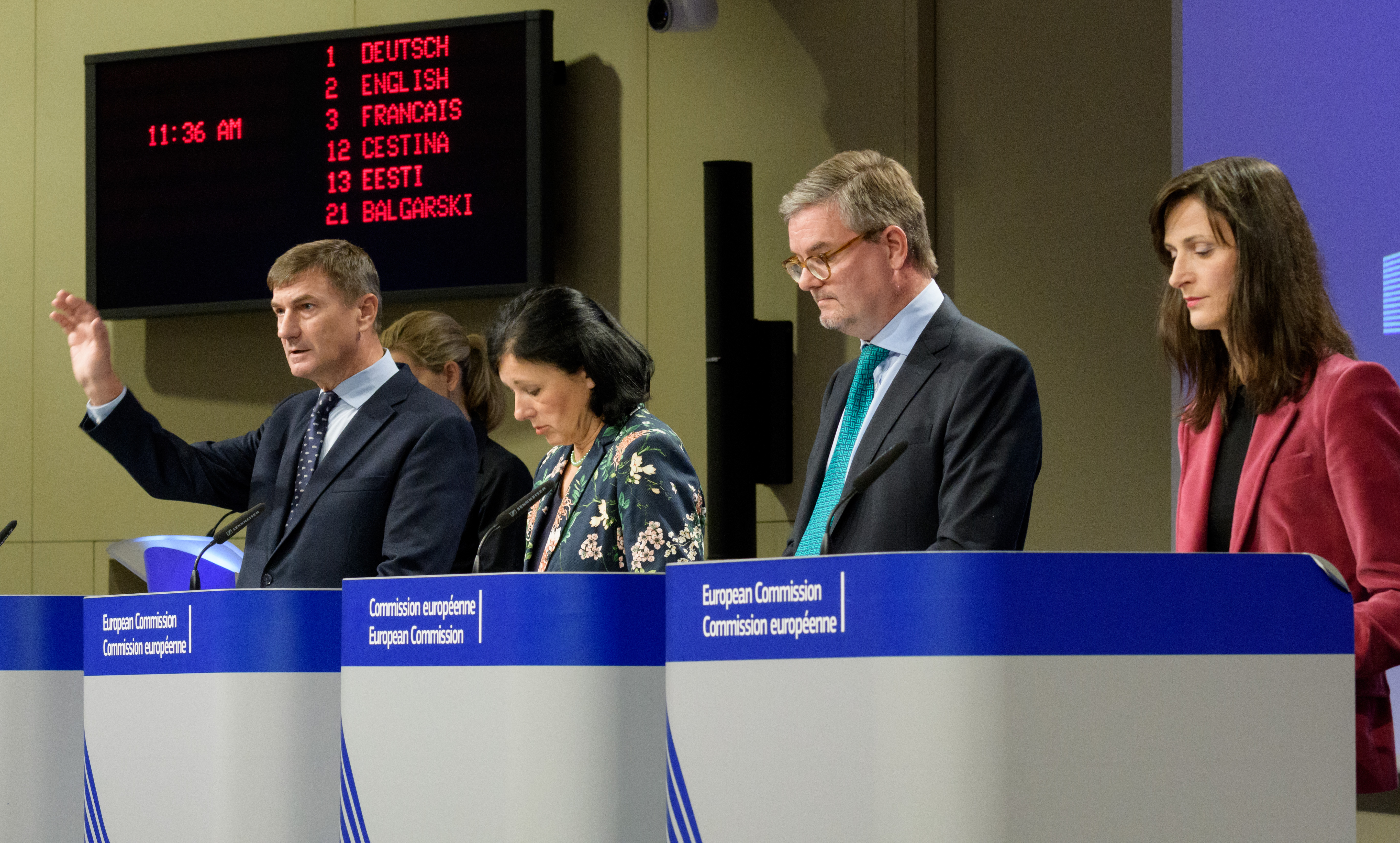 Commissioner of the Brussels police - a transvestite (see) Commissioner of the Brussels police - a transvestite (see)