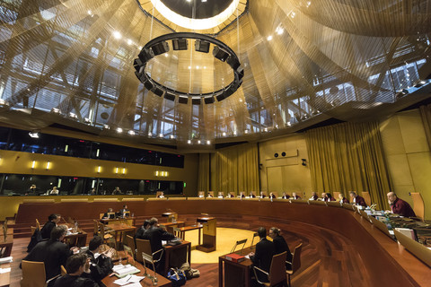 Polonia se adentra más en el limbo legal de la UE