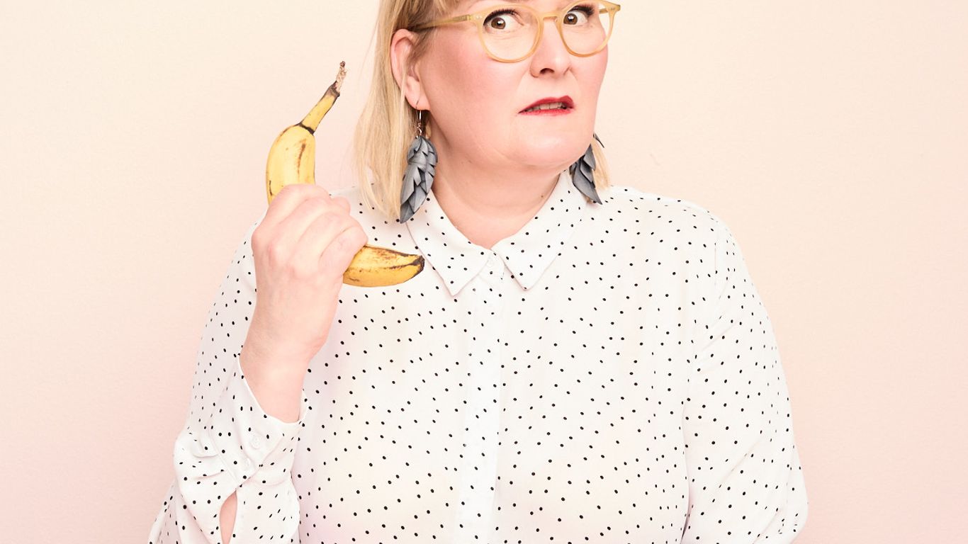 Ö-talon stand up-ilta: Eeva Vekki ja ystävät