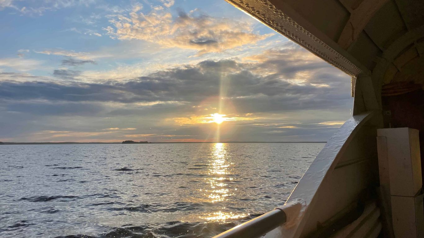 Sunset & Dine Risteilyt - Joensuusta Saariston Puodille (M/S Suvi-Tuuli x Saariston Puoti)