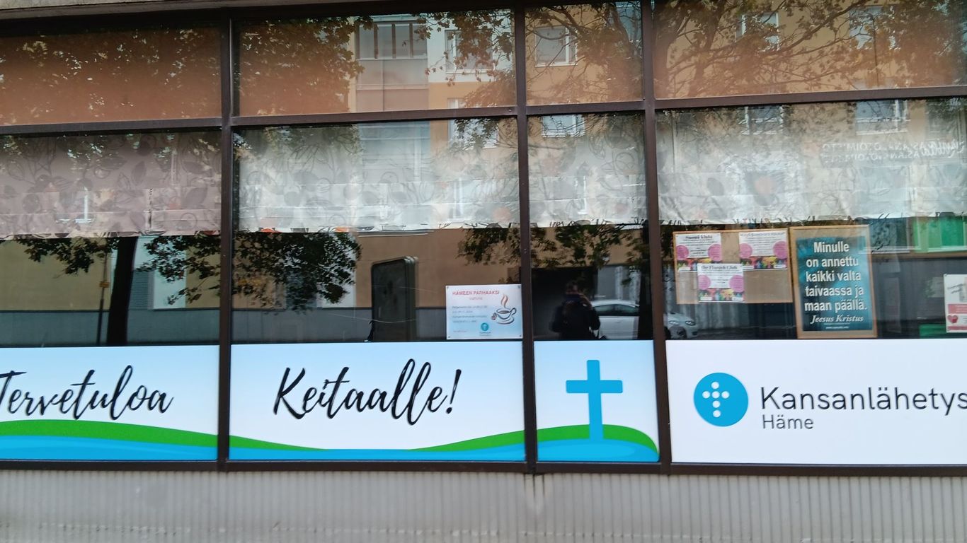 Kuvassa Keitaan julkisivu