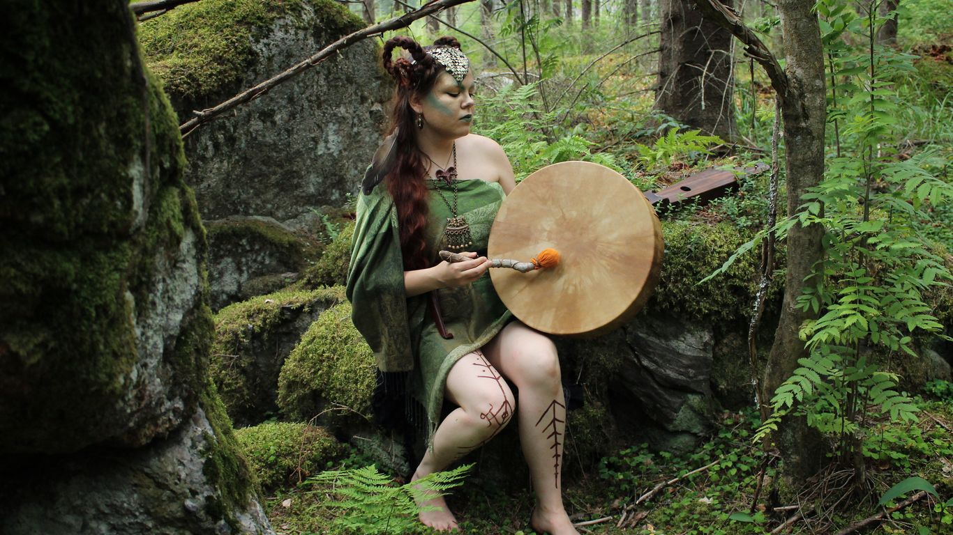 Loitsuja laulaen -työpaja ERIKOISKURSSI