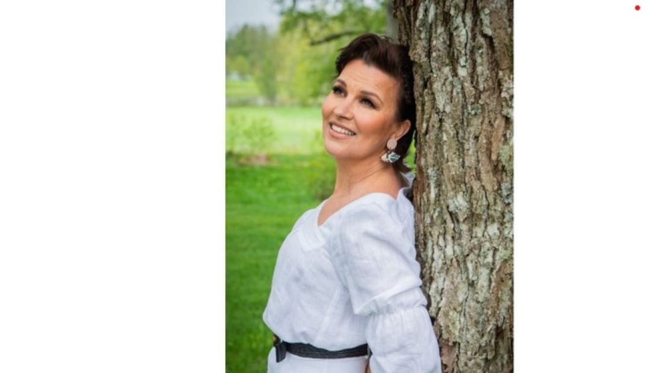 Niin paljon iloa -hyväntekeväisyyskonsertti, Arja Koriseva , säestäjänä Minna Lintukangas