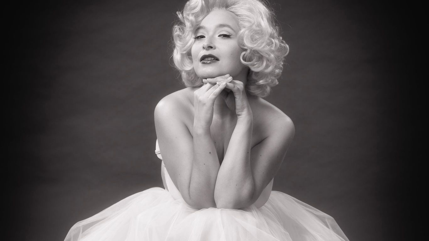 Kuvassa on Anna Inginmaa Divine Miss Monroe roolis