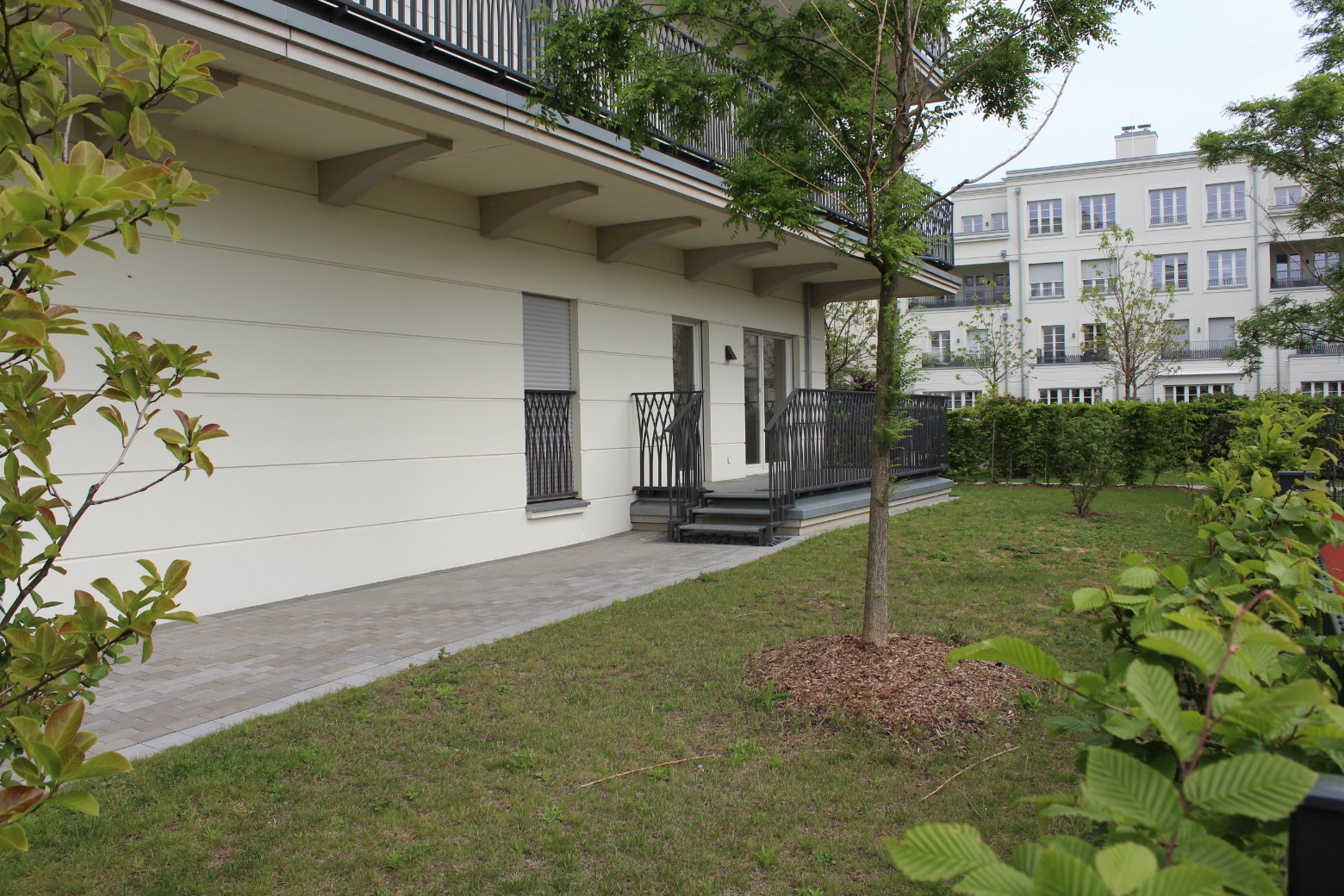Hochwertige Gartenwohnung Mit Ebk Und 2 Stellplatzen