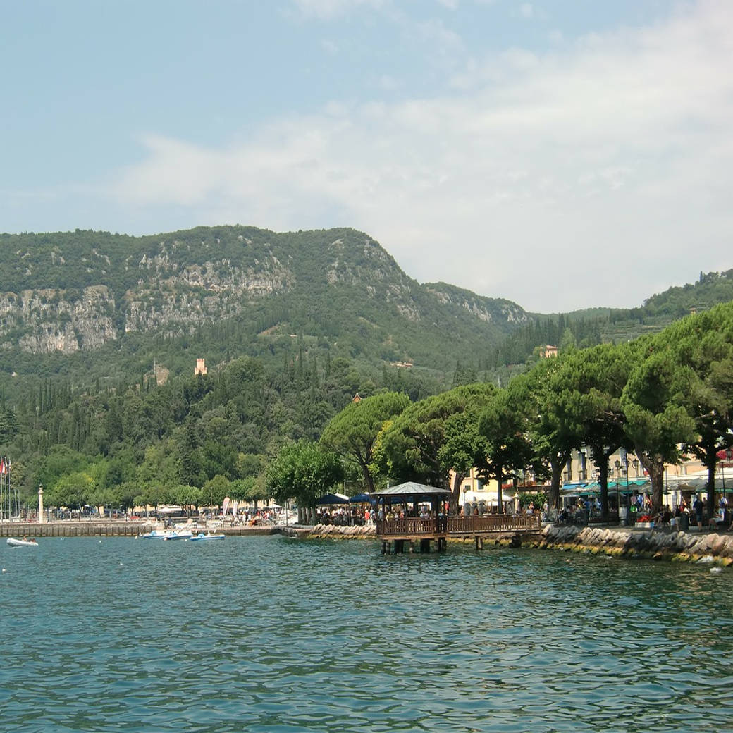 Bardolino - mit dem Fernbus zum Gardasee Bardolino - mit dem Fernbus zum Gardasee