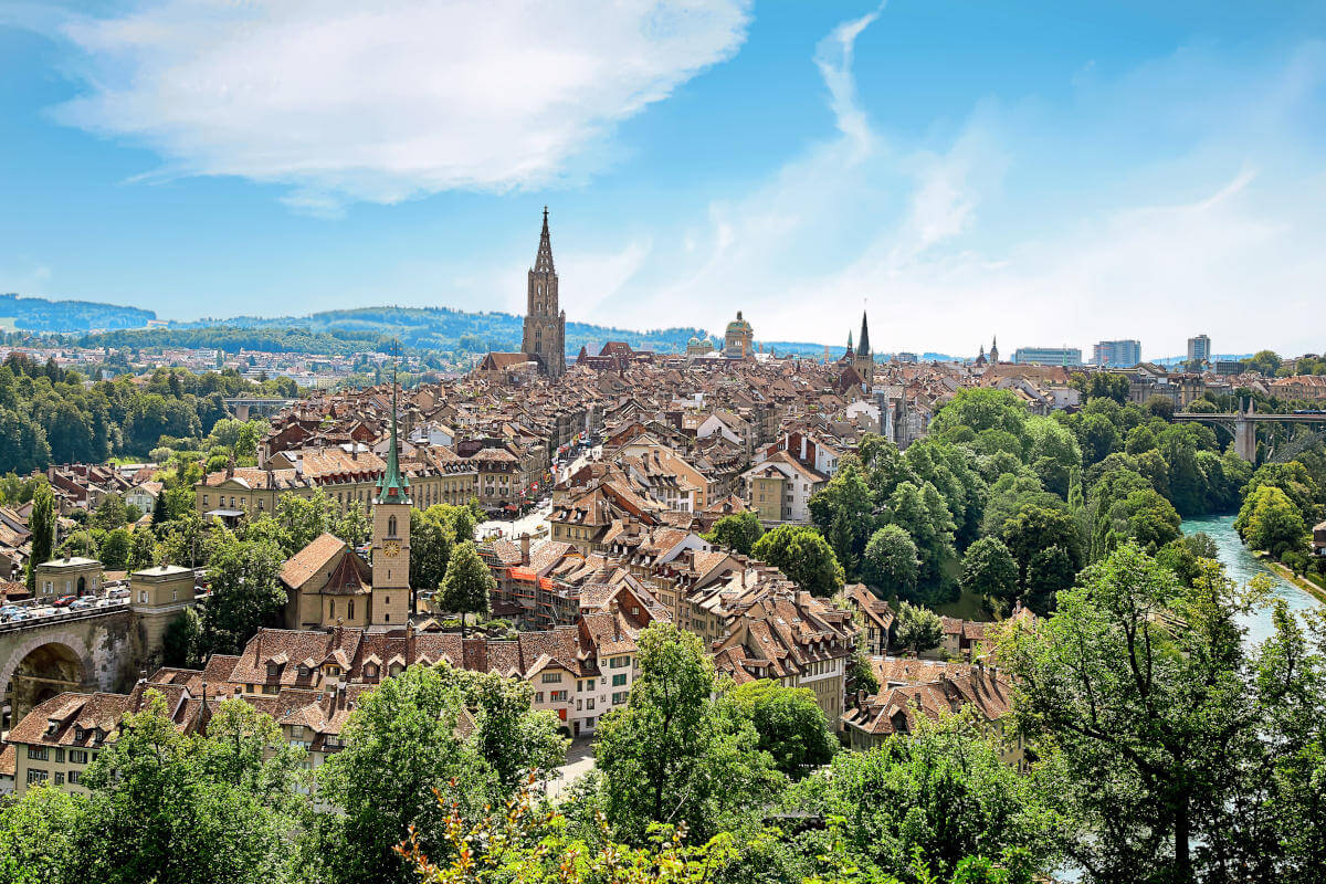 Reis met FlixBus en verken de stad Bern Prachtig uitzicht op Bern