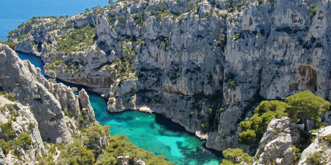Voyager avec FlixBus à Marseille Un lagon douillet aux eaux cristallines
