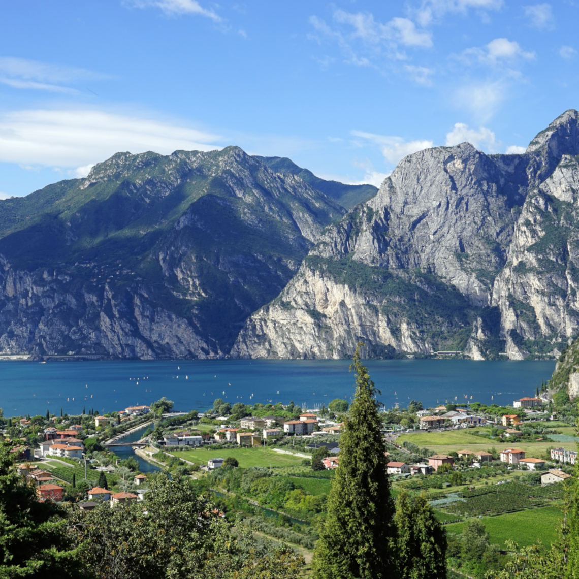 Reise mit dem Bus zum großartigen Gardasee Die besten Urlaubsziele rund um den Gardasee