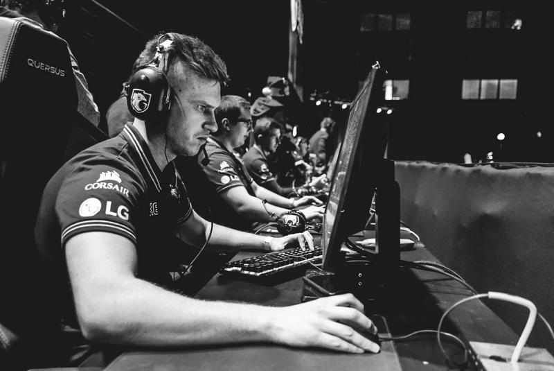 AGO Esports nawiązuje współpracę z FlixBusem AGO Esports nawiązuje współpracę z FlixBusem