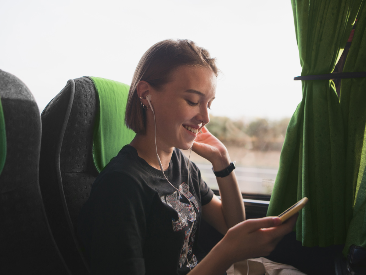FLIXtainment Passagerare kopplar av med underhållningsportalen från FLIXtainment
