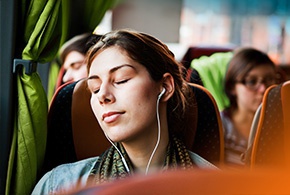 Din sikkerhet er vår høyeste prioritet Sikkerhet om bord i bussen