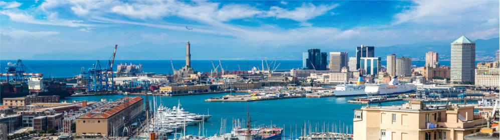 Raggiungi il porto di Genova con FlixBus! Il grande porto di Genova