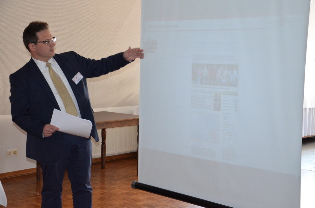 Harald Leyser gibt eine Präsentation beim Botschaftertreffen in Coesfeld 2014 Harald Leyser gibt eine Präsentation beim Botschaftertreffen in Coesfeld 2014