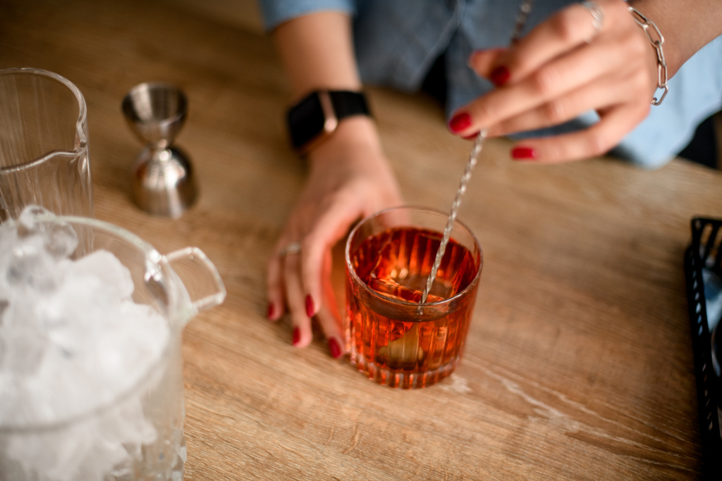 Glas mit rotem Getränk Glas mit rotem Getränk