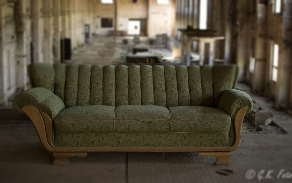 Altes Sofa