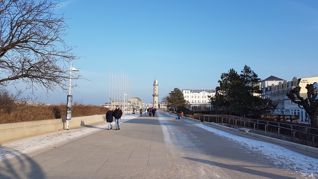 Warnemünder Promenade Warnemünder Promenade
