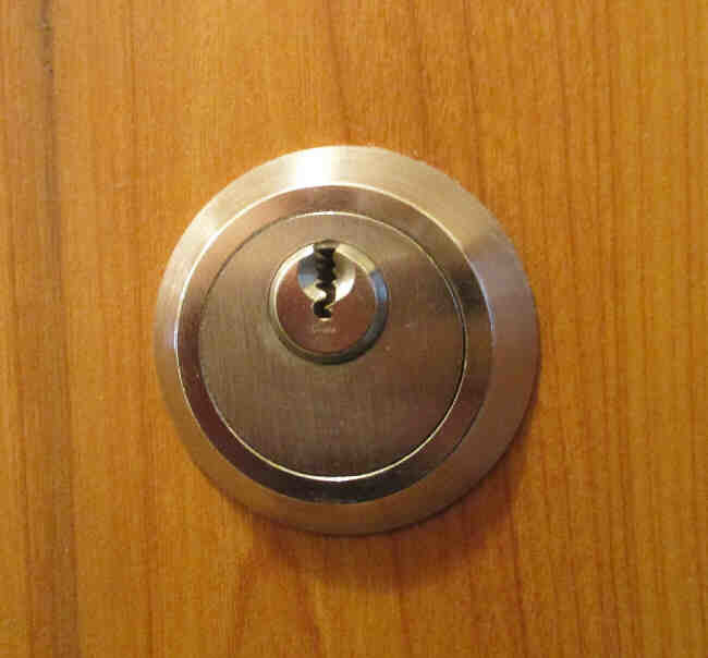 Das zweite Türschloss