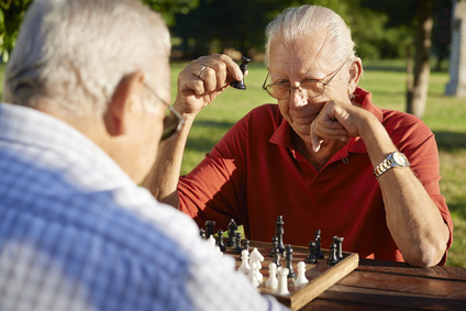 Ältere Männer beim Schachspiel, © Diego Cervo - Fotolia Ältere Männer beim Schachspiel, © Diego Cervo - Fotolia