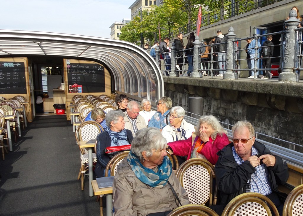 Schifffahrt auf der Spree Schifffahrt auf der Spree