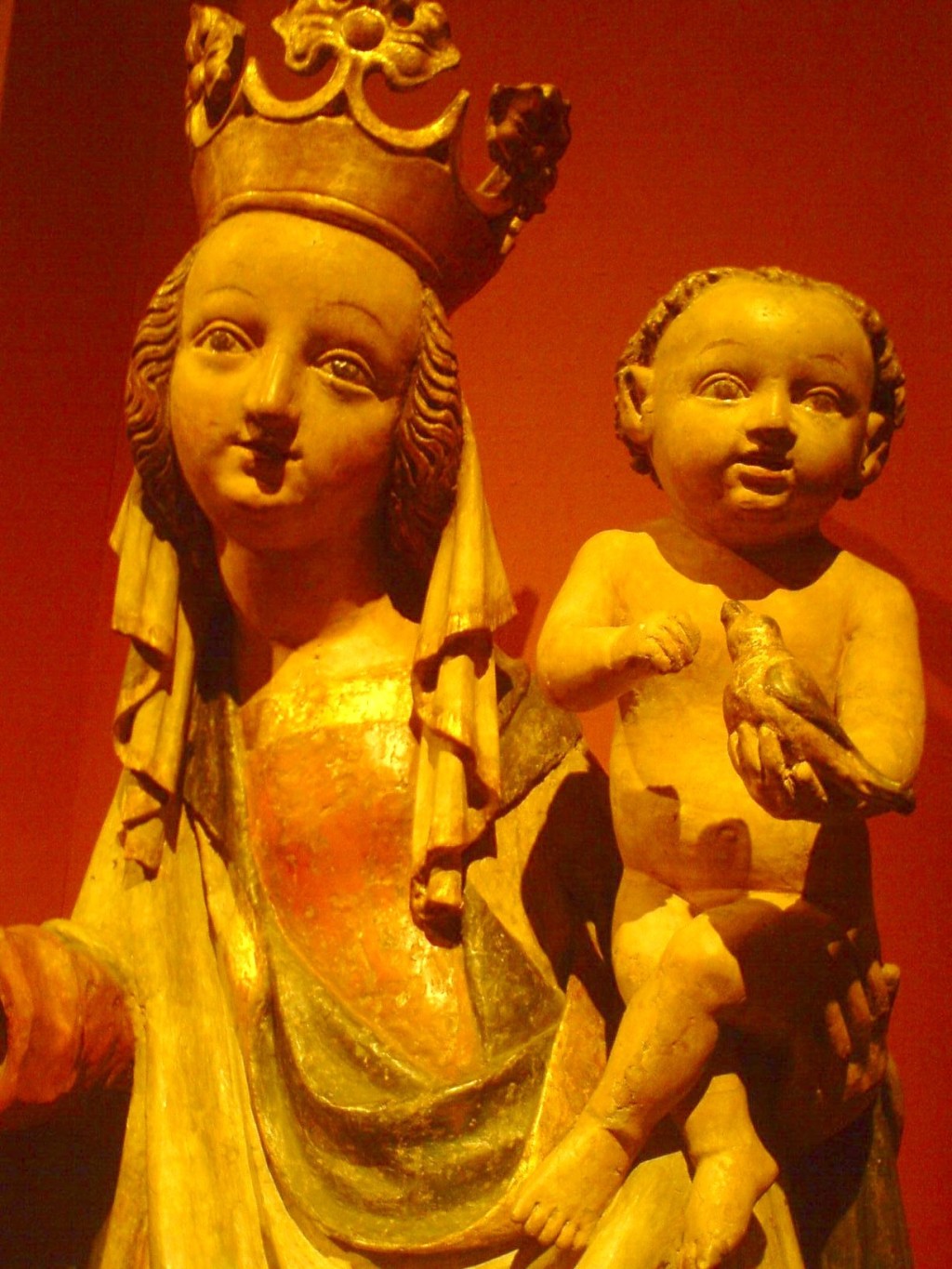 Kirchberger Madonna Holz aus dem 15 Jahrhundert aus NÖ. Kirchberger Madonna Holz aus dem 15 Jahrhundert aus NÖ.