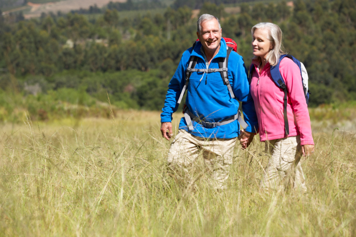 ein Paar beim Wandern ein Paar beim Wandern
