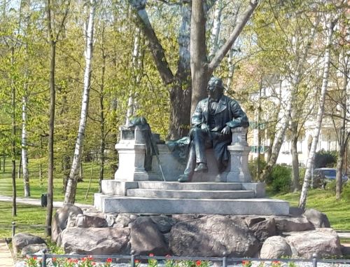 Fontane Denkmal Neuruppin_Rose56 Fontane Denkmal Neuruppin_Rose56