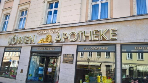 Löwen Apotheke_Fontane_fidelis45 Löwen Apotheke_Fontane_fidelis45