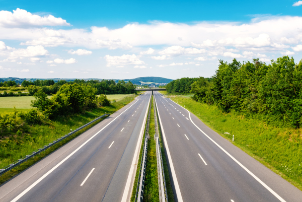 Leere Autobahn in Deutschland Leere Autobahn in Deutschland