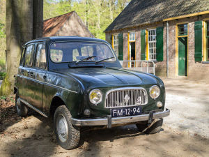 Foto eines schwarzen Renault 4 Foto eines schwarzen Renault 4