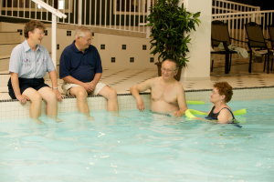 Senioren beim Schwimmen Senioren beim Schwimmen