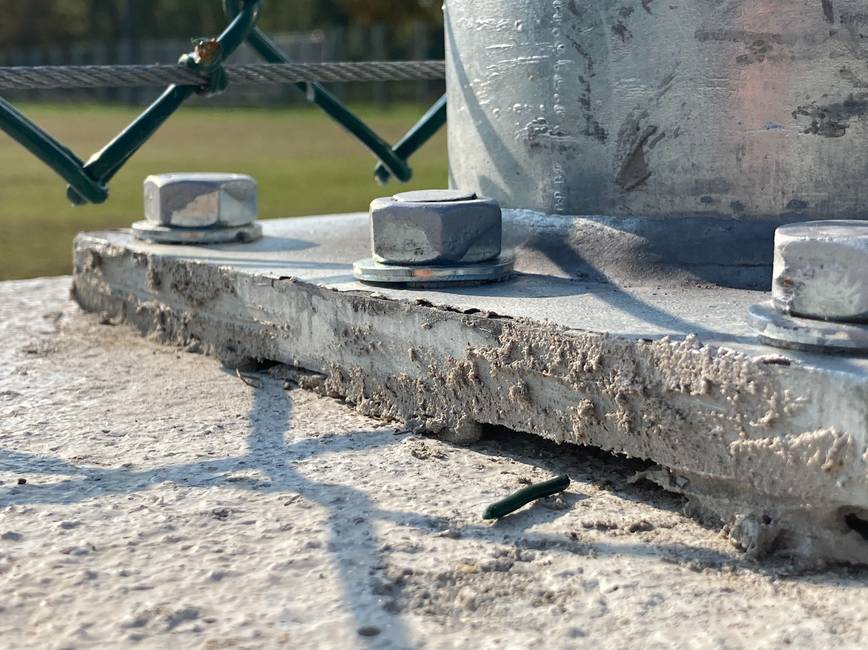 Chemical anchor For fastening to concrete