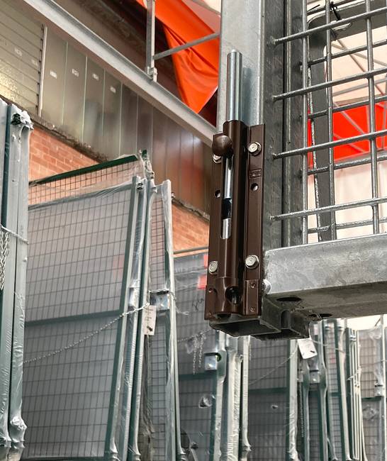 Bronze steel lock For ground closure