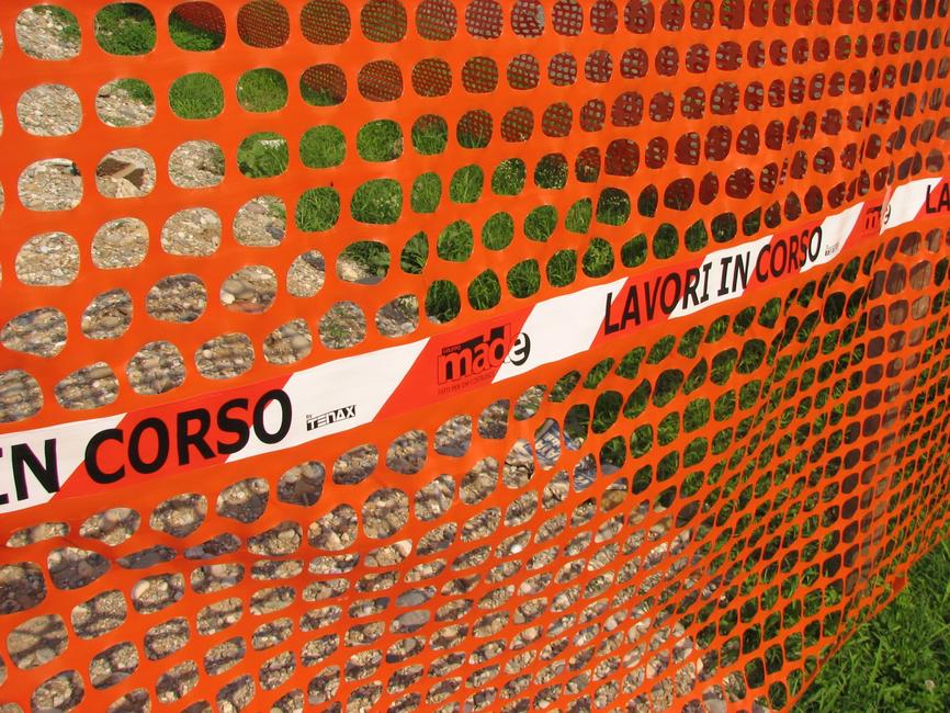 Working Safety fence for building sites with refractive tape