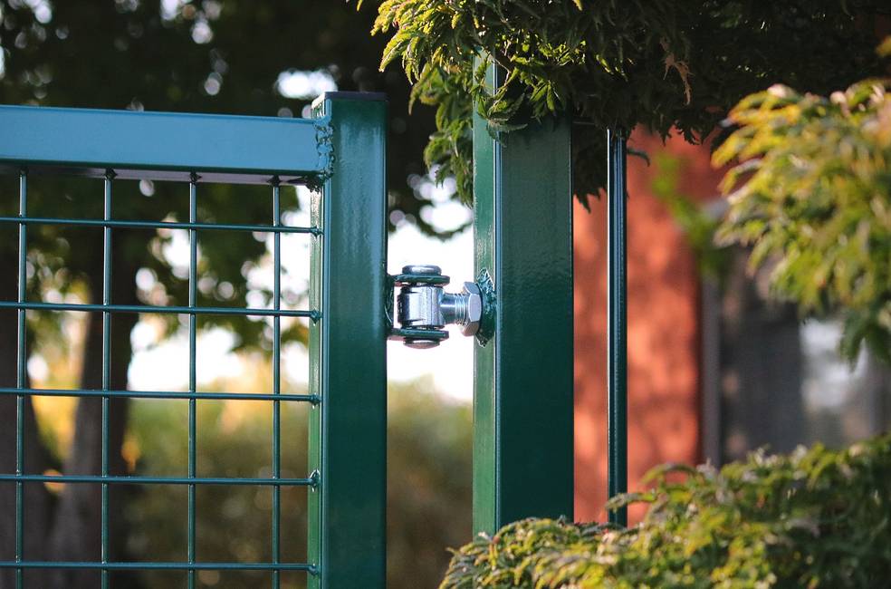 Driveway Standard grey gate The robust gate