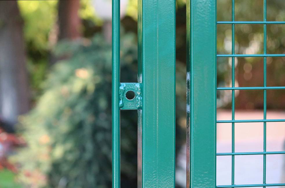Driveway Standard grey gate The robust gate