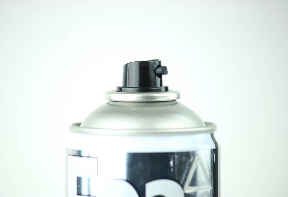 Touch up zinc spray For small touch-ups in fences