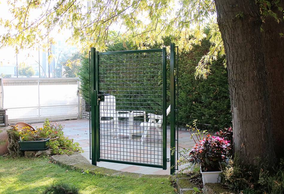 Pedestrian Standard grey gate The robust gate