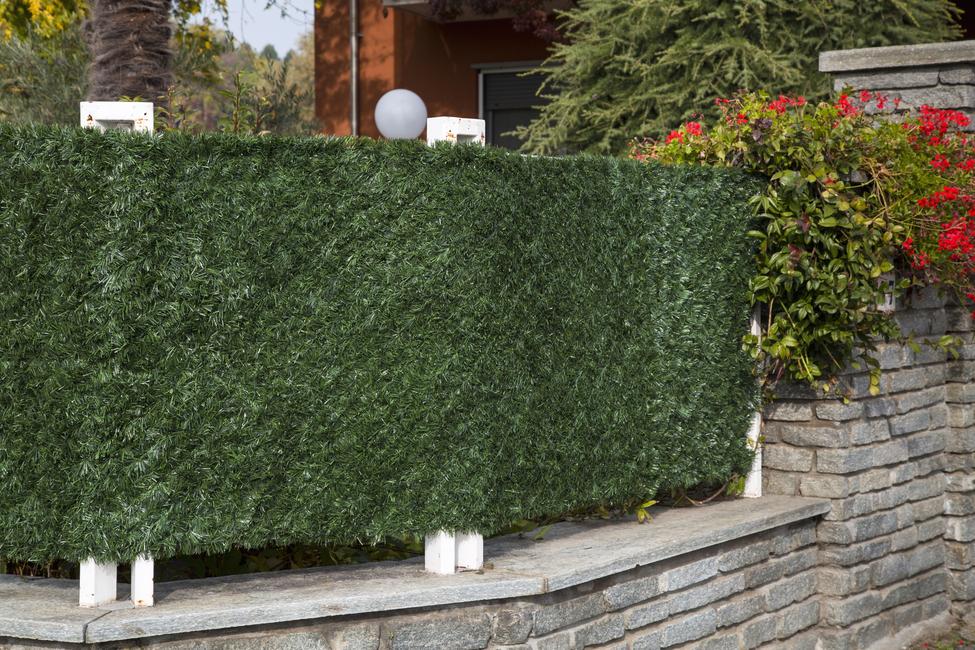 Divy Extra High shielding artificial hedge with bicoloured fringes