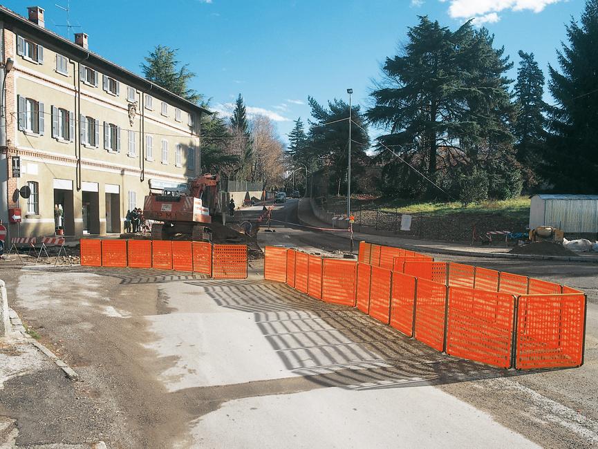 Limit 1 Articulated modular barrier