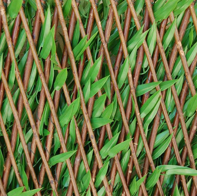 Divy 3D X-Tens Bamboo Synthetic hedge with bamboo leaves on adaptable trellis