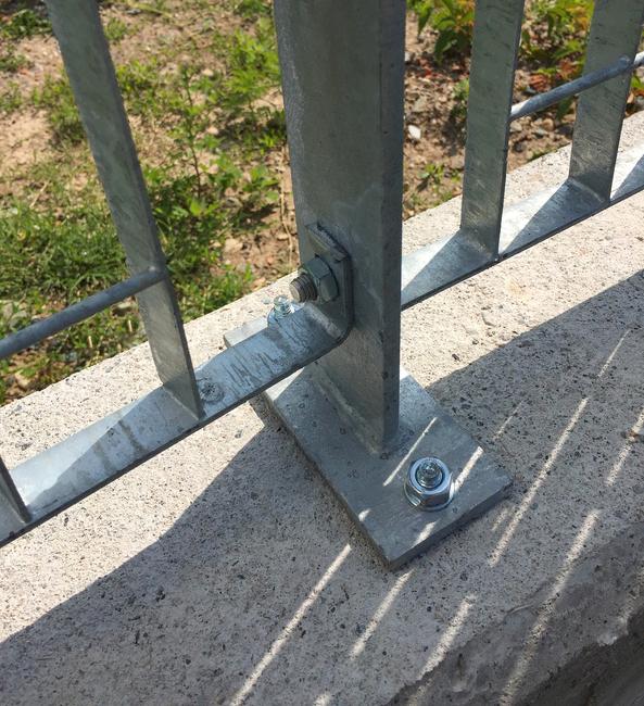 Bolt For electro forge-welded grating