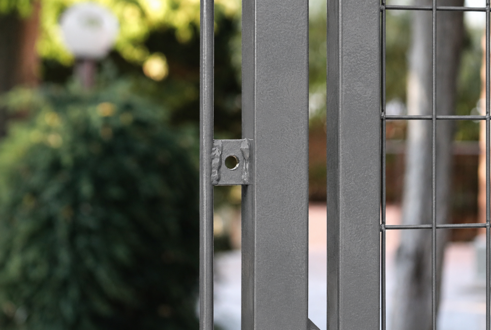 Cancello Base grigio 1 anta Completo e conveniente