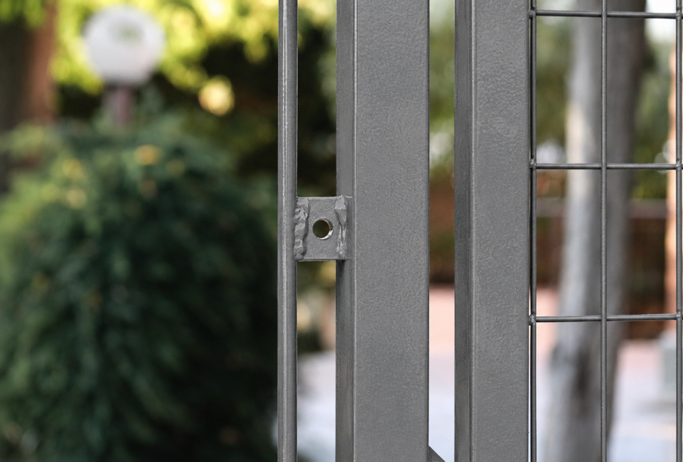 Cancello Base grigio 2 ante Completo e conveniente